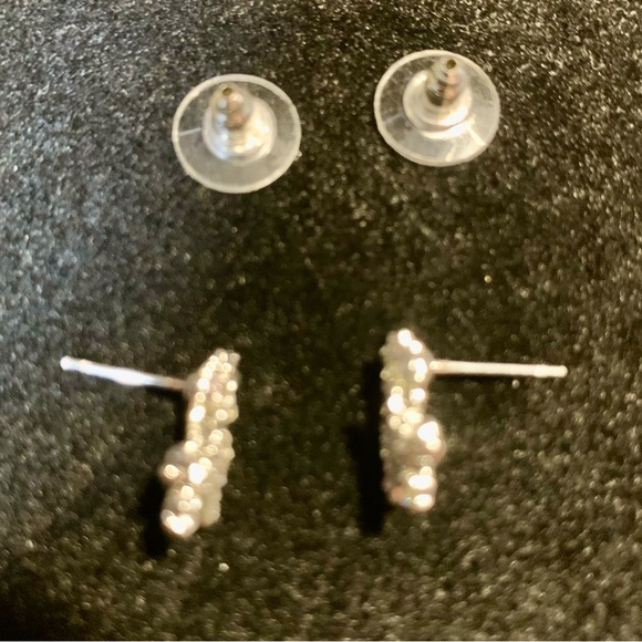 Cute Silver Unicorn Stud Earrings White Stones Black stone for eye - Picture 6 of 7